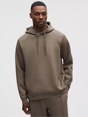 lululemon athletica Men's Pullover Hoodie in Taupe